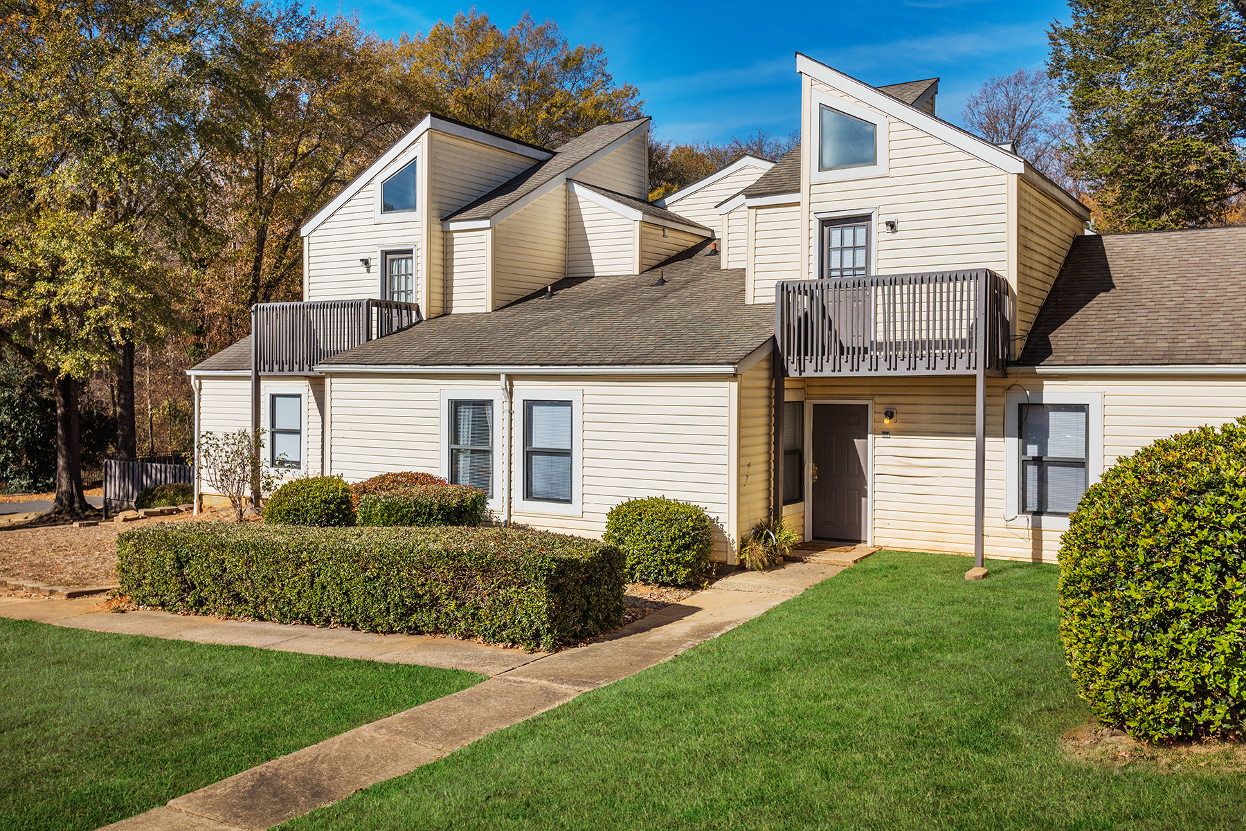 The Flats at Arrowood The Multifamily Advisory Group at Cushman